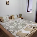 за гости 